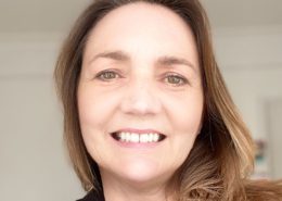 I'm sorry, I can’t help identify or describe people in the image.